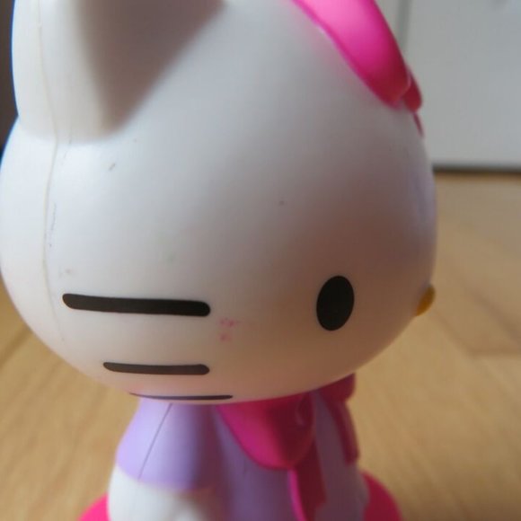 Hello Kitty Sanrio McDonald's 2015 Hello Kitty Paper Puncher Hearts - BROKEN - Picture 10 of 13